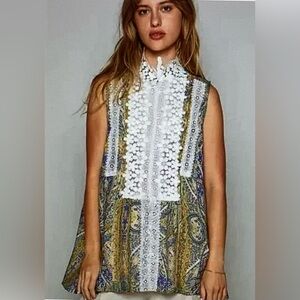 POL Sleeveless Paisley Tunic with White Lace Bib